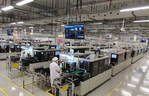 走進(jìn)華為工廠 從高效制造到智能“智造”的自動化科技蛻變